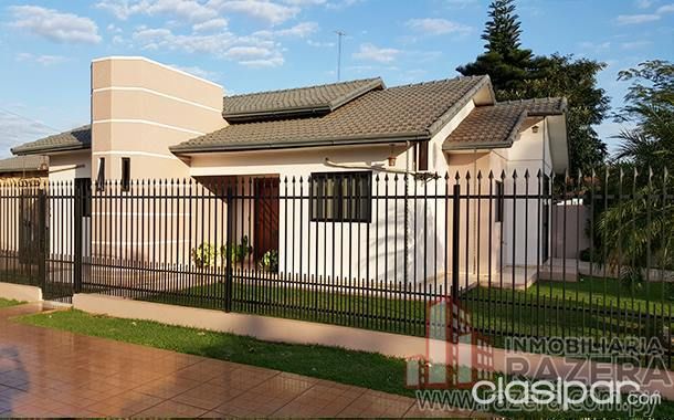 atencao vendo casa de material com quincho e piscina,,a uma cuadra do asfalto bem localizado lote de esquina — foto 2