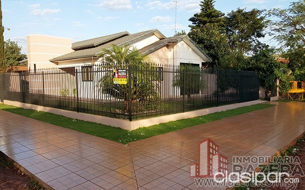 atencao vendo casa de material com quincho e piscina,,a uma cuadra do asfalto bem localizado lote de esquina — foto 3