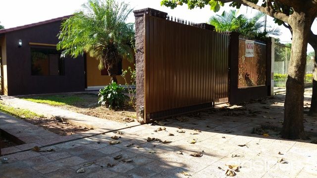 HERMOSA CASA FAMILIAR EN MARIANO ROQUE — foto 2