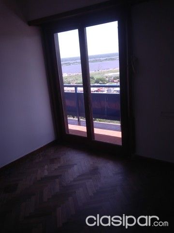 DEPARTAMENTO EN EDIFICIO MONUMENTAL PISO 15 — foto 3