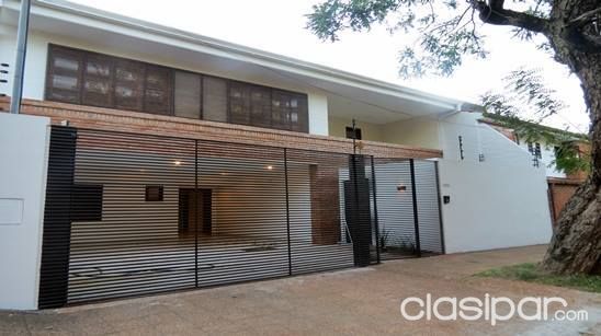 EXCLUSIVA RESIDENCIA BARRIO MCAL ESTIGARRIBIA — foto 2