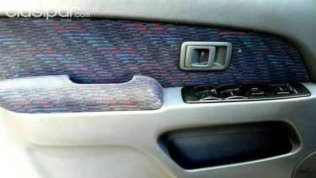Toyota Ist 1998 - foto 8