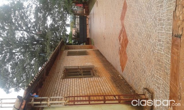 casa totalmente amurallado en km 8 acaray cerca de la UNE — foto 2