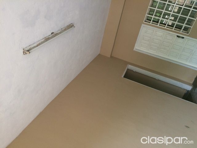 Casa de dos plantas, grande con patio trasero, Oferta!!! — foto 2