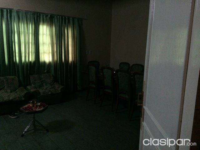 Casa de dos plantas, grande con patio trasero, Oferta!!! — foto 3