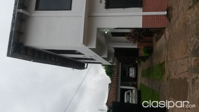 !Hermoso Dpto. de dos plantas con tres habitaciones! — foto 2
