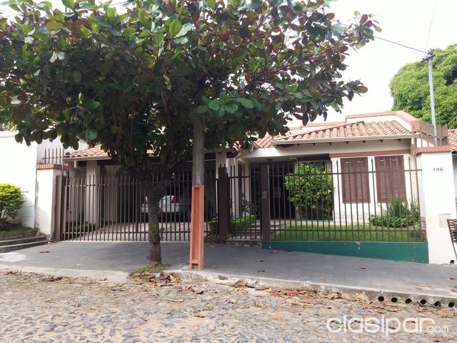 HERMOSA CASA EN TRINIDAD A 1 CUADRA DE LA AVDA. STMA TRINIDAD Y 12 CUADRAS DE MOLAS LOPEZ — foto 2
