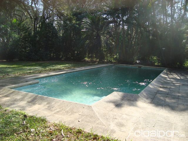 Hermosa mansión con piscina a tan solo aprox. 50 m. del lago Ypacarai — foto 2