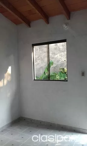 ALQUILO 1 (UNA) HABITACION INDEPENDIENTE CON BAÑO Y ESTACIONAMIENTO — foto 3