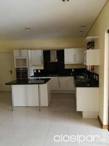 VENDO LUJOSA RESIDENCIA ZONA BCP — foto 3