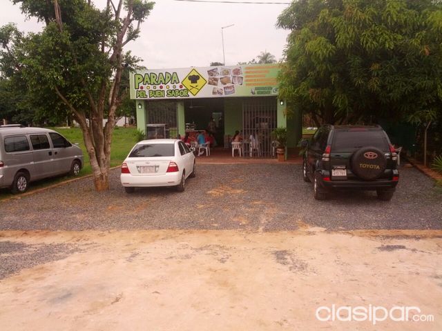 CASA TIPO COMERCIAL Y VIVIENDA, SOBRE RUTA ACCESO SUR EN GUARAMBARE, RECIBO VEHÍCULO. — foto 2