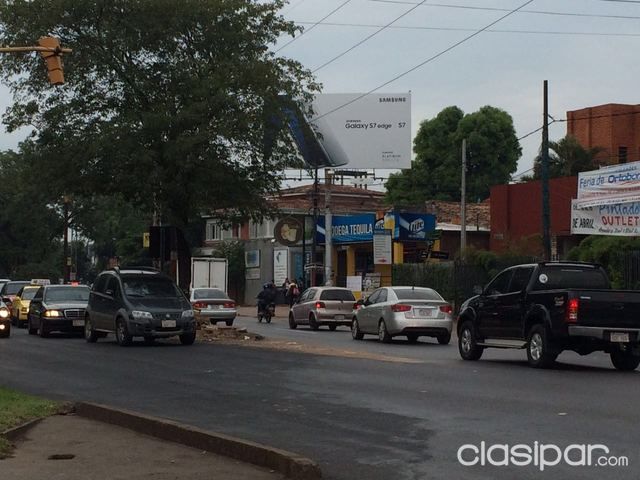 PROPIEDAD EN OFERTA - UBICACIÓN ESTRATÉGICA SOBRE AVDA MCAL LOPEZ Y AVDA STA TERESA — foto 2