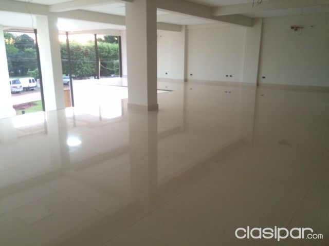 ALQUILO O VENDO SALON COMERCIAL A ESTRENAR EN EL PARANA COUNTRY CLUB CON 385 M2!!! EXCELENTE UBICACIÓN!!! — foto 3