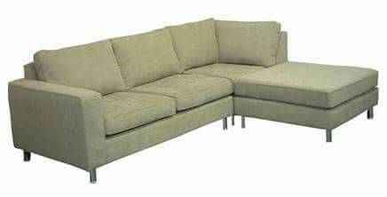 sofa de cuero. tapiceria. — foto 2