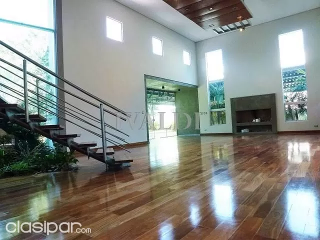 LUJOSA RESIDENCIA EN CONDOMINIO CERRADO DE LUQUE — foto 2