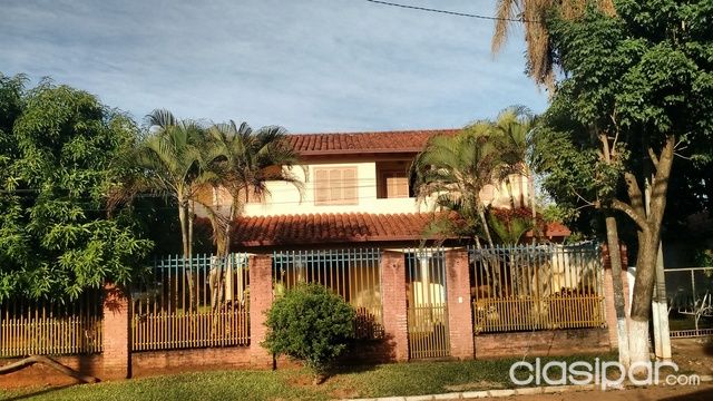 Vendo hermosa Mansión, de dos plantas, con 4 dormitorios con sus respectivos balcones y dos baños en suite — foto 2