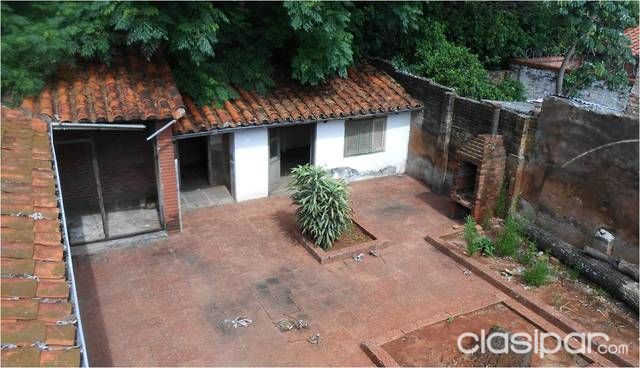 VENDO CASA EN BARRIO SAJONIA A MEDIA CUADRA DEL ESTADIO DEFENSORES DEL CHACO — foto 2