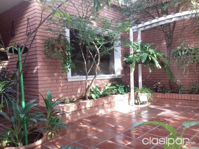 OFERTA HERMOSA CASA, 135 mil dolares Super OFERTA, EN PLENO CENTRO DE ASUNCION — foto 2