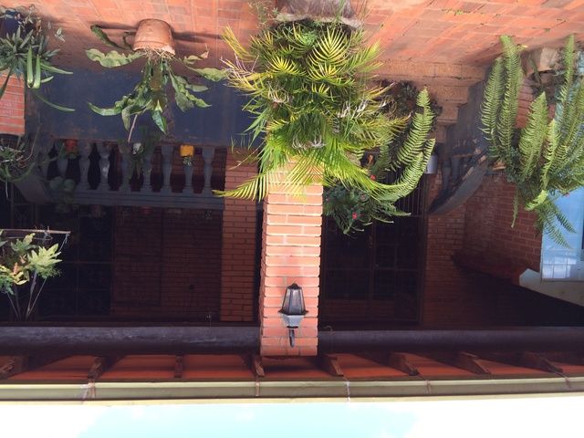 Atencion Rematooo Hermosa Casa tobati 8 dormitorios quincho corredor todo de pido la casa es gigante — foto 3