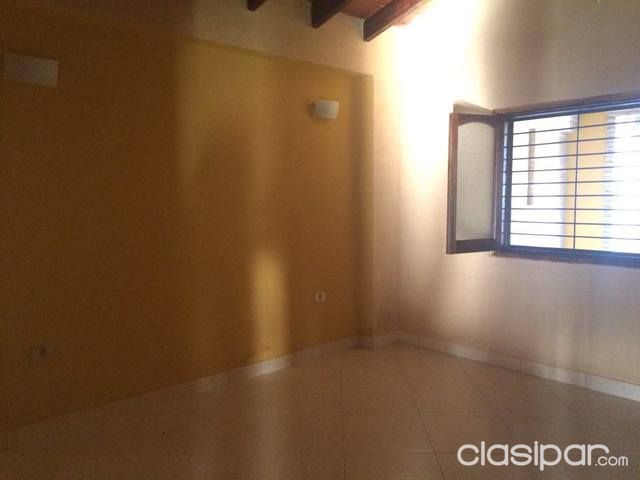 VENDO HERMOSA CASA EN FERNANDO ZONA SUR A MEDIA CUADRA DEL ASFALTO, A PASOS DEL CAMPUS UNIVERSITARIO U.N.A. — foto 3