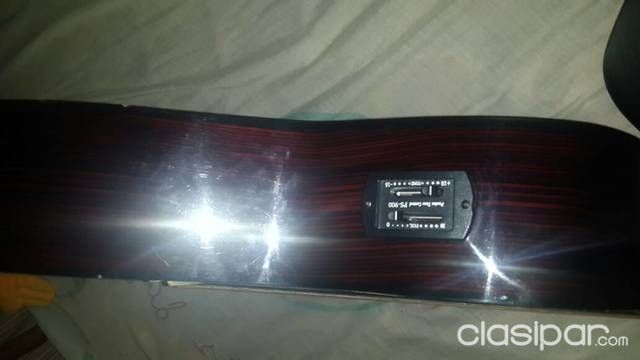 Guitarra electroacústica — foto 2