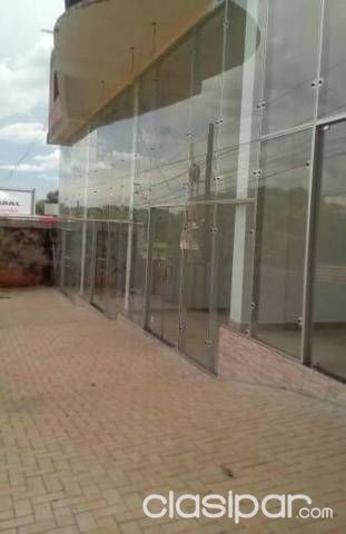 Alquiló salones comerciales supercarretera frente steibi — foto 3