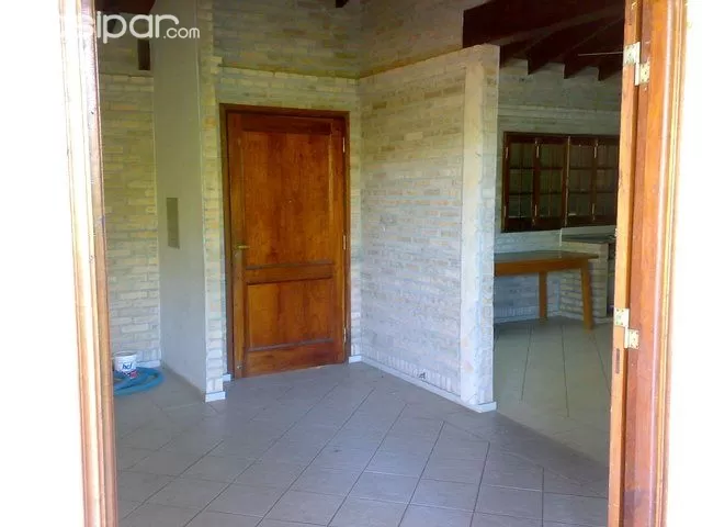 Vendo Hermosa Casa con piscina en ÑEMBY — foto 2