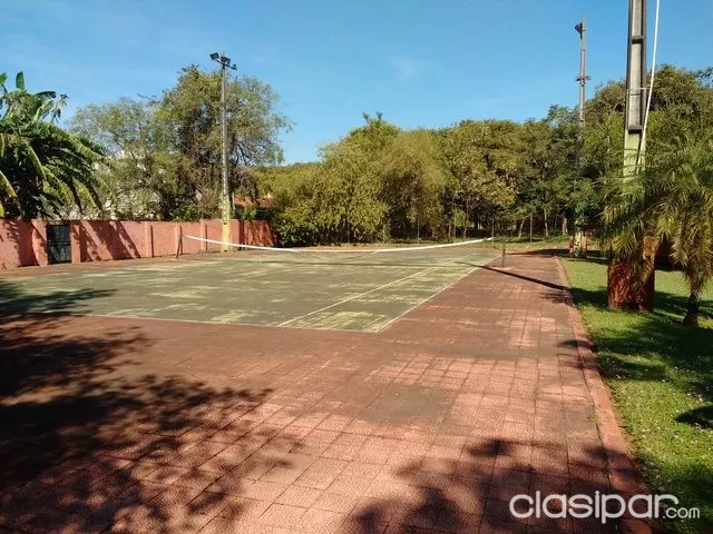 En Luque hermosa propiedad con casa impecable en amplio terreno de 8300 m2 — foto 2
