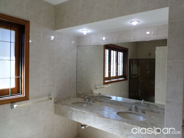 Residencia De 4 Dormitorios Con Piscina En Barrio Mburucuya — foto 3
