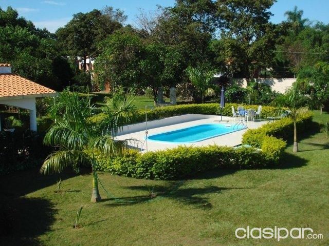 vendo zona nueva Italia hermosa casaquinta con muebles piscina sruta — foto 2