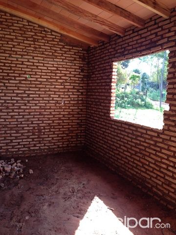 Casa a terminar o terminada una cuadra y media del acceso sur zona mbocayaty-ñemby — foto 2