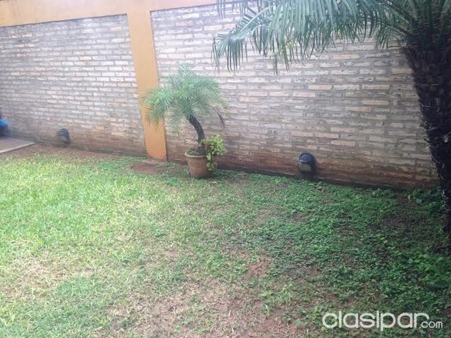 VENDO EN LUQUE ZONA CONFEDERACION — foto 2