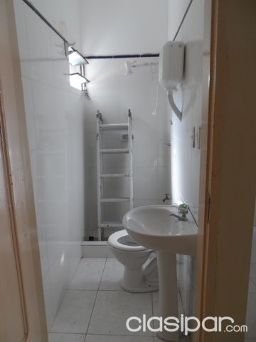 ALQUILO HERMOSO SALÓN COMERCIAL ESPECIAL PARA NEGOCIO U OFICINA EN EXCELENTE UBICACIÓN SOBRE ASFALTO ZONA CURVA DE LA MUERTE!!!! — foto 3