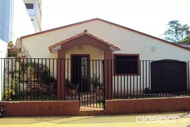 AMPLIA CASA EN ZONA COMERCIAL CENTRO SAN LORENZO — foto 3