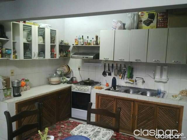VENDO CASA PARA FAMILIA GRANDE, FRENTE A LA CANCHA DEL CLUB CERRO CORA — foto 2