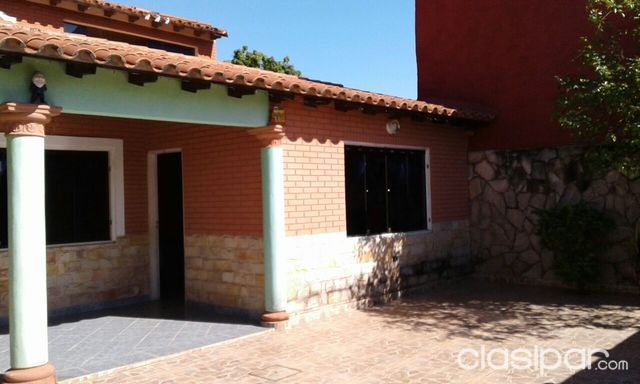 Hermosa casa de dos plantas con quincho en Luque — foto 2