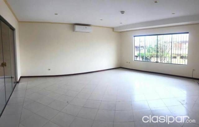 Vendo Duplex En El Barrio Miraflores!!!! — foto 3