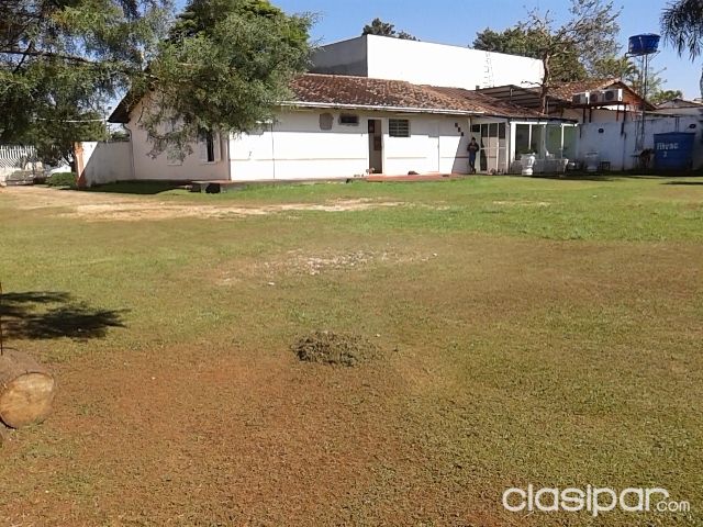 CASA EN AREA 4 CON TERRENO AMPLIO DE 1700M2.. — foto 2