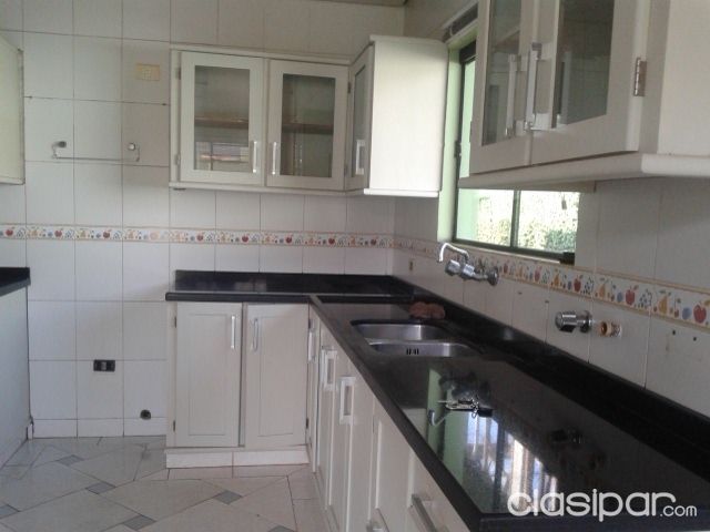 VENDO CASA SOBRE AVENIDA AREA 3 TITULADO — foto 3