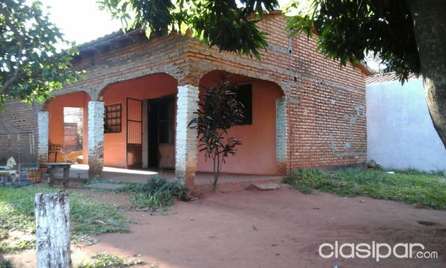 CASA CON BAÑO, CORREDOR Y HERMOSO JARDÍN #329962  en Paraguay