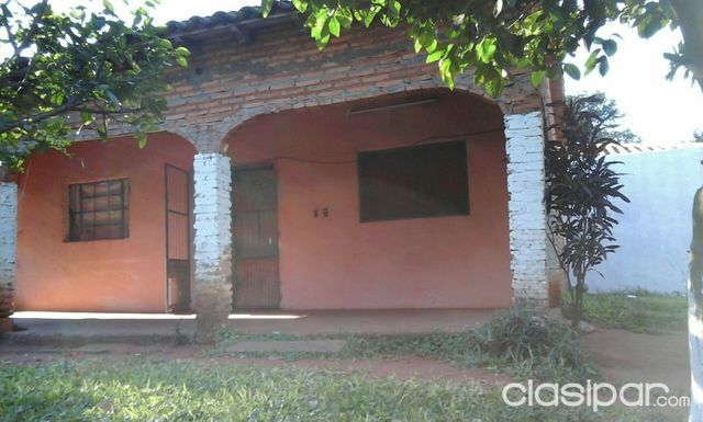 CASA CON BAÑO, CORREDOR Y HERMOSO JARDÍN — foto 3