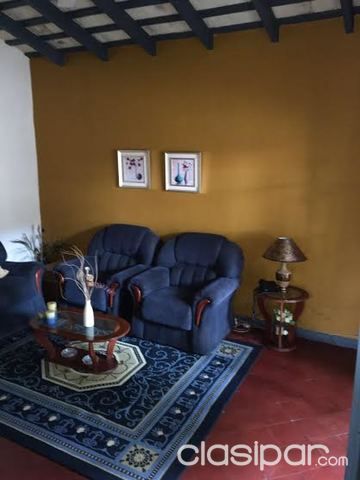 Vendo Amplia Casa toda en Planta Baja - Zona Mburucuya — foto 2