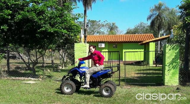 Vendo hermosa casa cuenta con cuatro piezas dos baños y un quincho con parrilla y tatacua amplio y lindo patio con plantacion de frutas y tachy. — foto 2