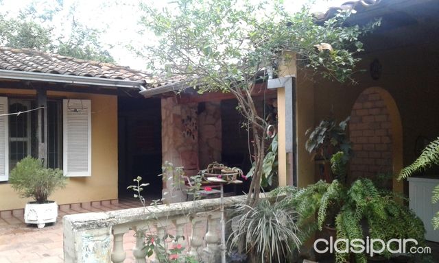 VENDO CASA AMURALLADA EN BO MOLINO (LUQUE) — foto 2