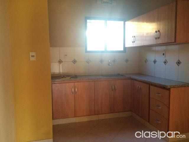 VENDO CASA 12 DE LA AV. 11 DE SETIEMBRE (ASFALTO), A 1 CUADRA DE LA PLAZA 28 DE FEBRERO, A PASOS DEL CAMPUS U.N.A., SOBRE GRAL MO — foto 2
