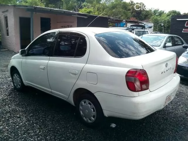 Toyota Platz 2001 — foto 3