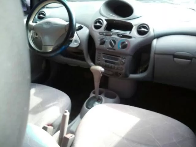 Toyota Platz 2001 — foto 4