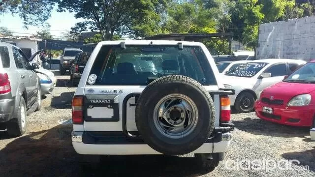 Nissan Terrano 1997 — foto 4