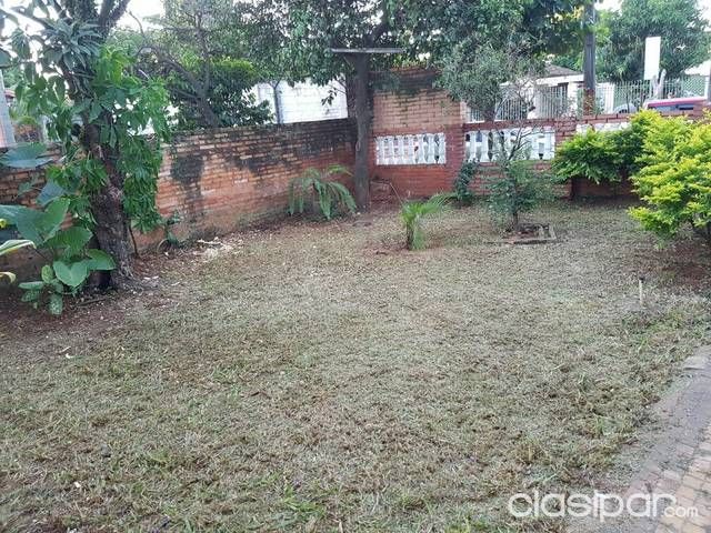 Alquilo casa en PLENO F. de la Mora Centro a media cuadra de la Ruta Mcal Estigarribia — foto 3