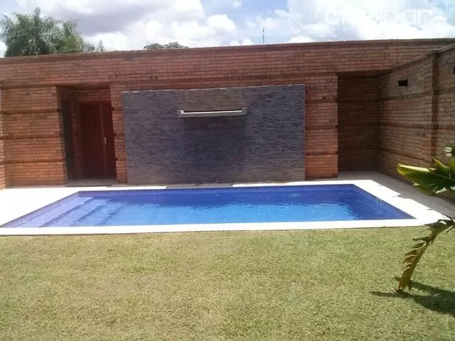 Hermosa casa Pareada de primer nivel en pleno Barrio Herrera — foto 3